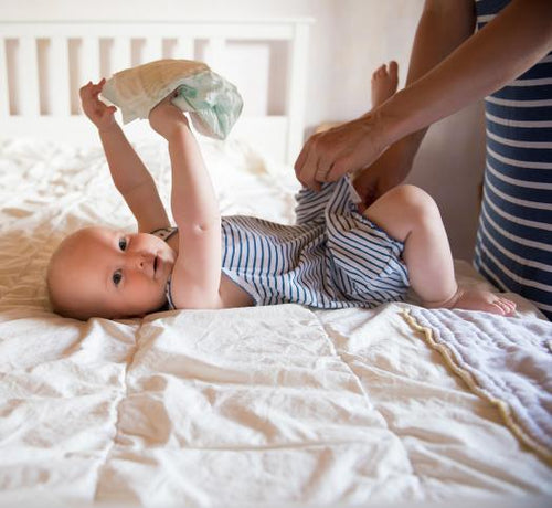 Curățarea fundulețului bebelușului vostru - Mustela Multi-market - 1